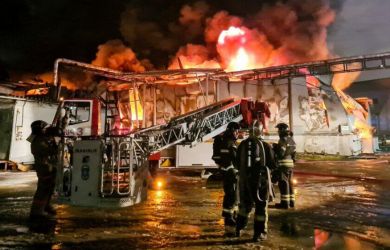 После атаки БПЛА власти ввели режим ЧС: появились подробности о ситуации на нефтебазе