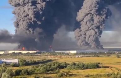 Так и будем рисовать красные линии и грозить пальцем? 7 человек погибло после подлого удара ВСУ по складу Wildberries