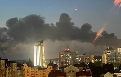 В Липецке вспыхнул крупный пожар после атак. Экономический кризис - только начало? Ради чего мы терпим? Главное к утру
