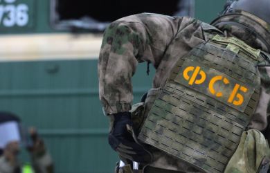 Бомба в метро: ФСБ задержала 21-летнего россиянина с взрывчаткой, замаскированной под GPS-трекер