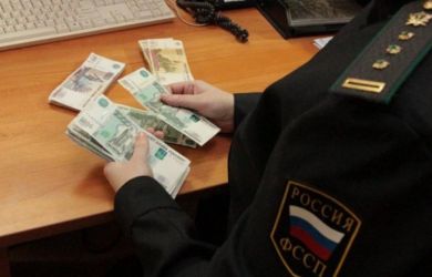 Нормально? Семья с девятью детьми оказалась без денег: приставы списали деньги за старый долг, который уже был погашен..