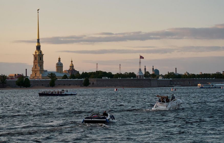 Маме стыдно, в дверь стучит полиция: что скрывает блогер-русофоб, зовущий ВСУ «освобождать» Петербург
