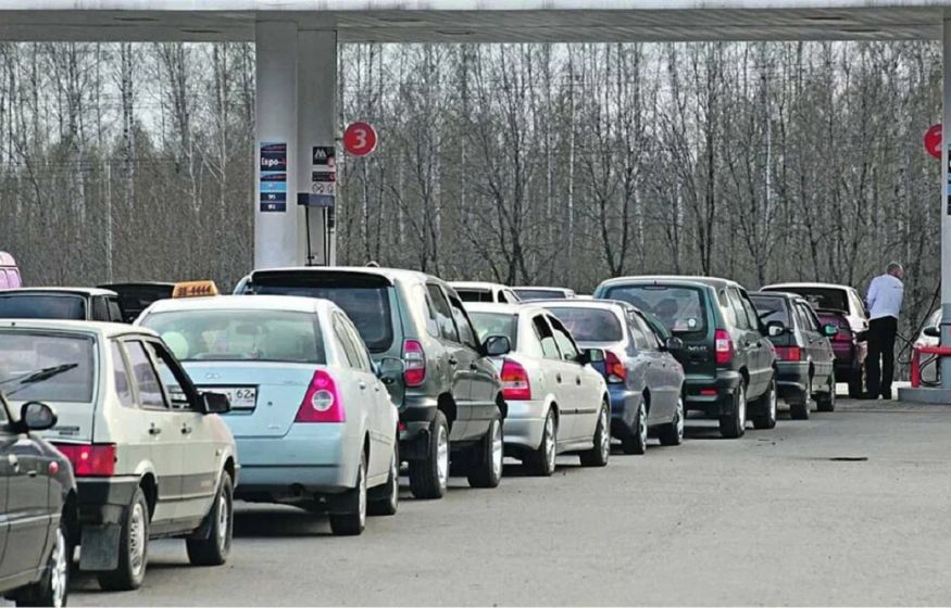 Не опять, а снова. Бензиновый ажиотаж и лимиты возвращаются. Подробности из Волгограда Не опять, а снова. Бензиновый ажиотаж и лимиты возвращаются. Подробности из Волгограда