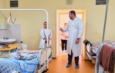 «А что, должны были?». Глава Чехова удивился вопросу о сиренах после смертельной атаки БПЛА