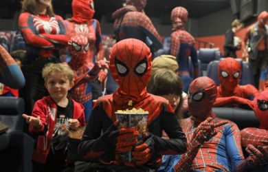 Людей-Пауков собрали ради премьеры, но зрителей ждал неожиданный сюрприз! Премьеру сорвали. Почему?