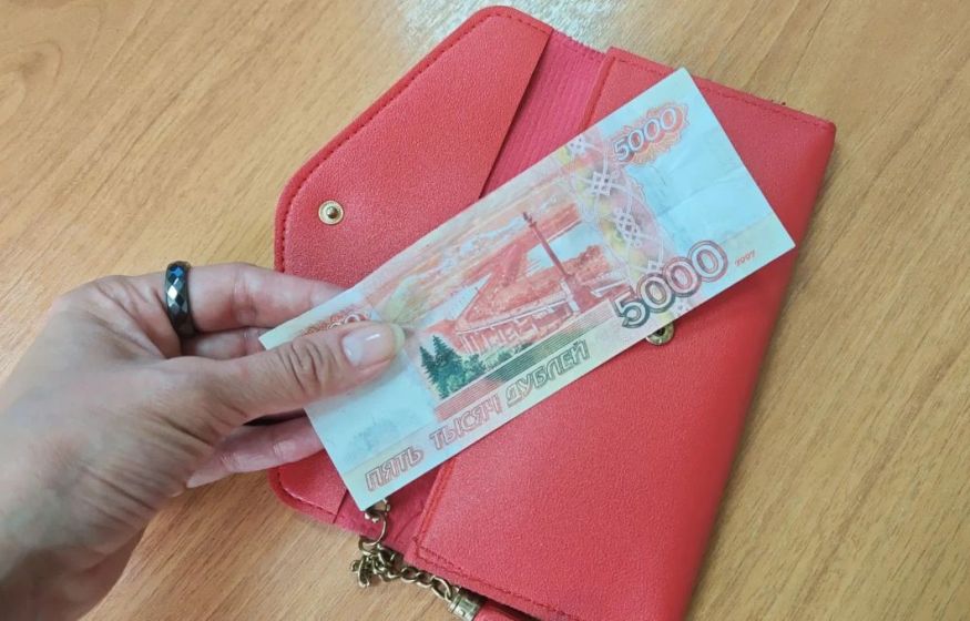 МРОТ предложили удвоить до 50 тысяч рублей: коммунисты бросают вызов правительству