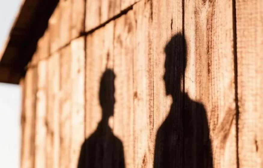 Охранники били друг друга и отдавали пенсию работодателям: почему двух инвалидов держали в сарае и снимали на телефон Охранники били друг друга и отдавали пенсию работодателям: почему двух инвалидов держали в сарае и снимали на телефон