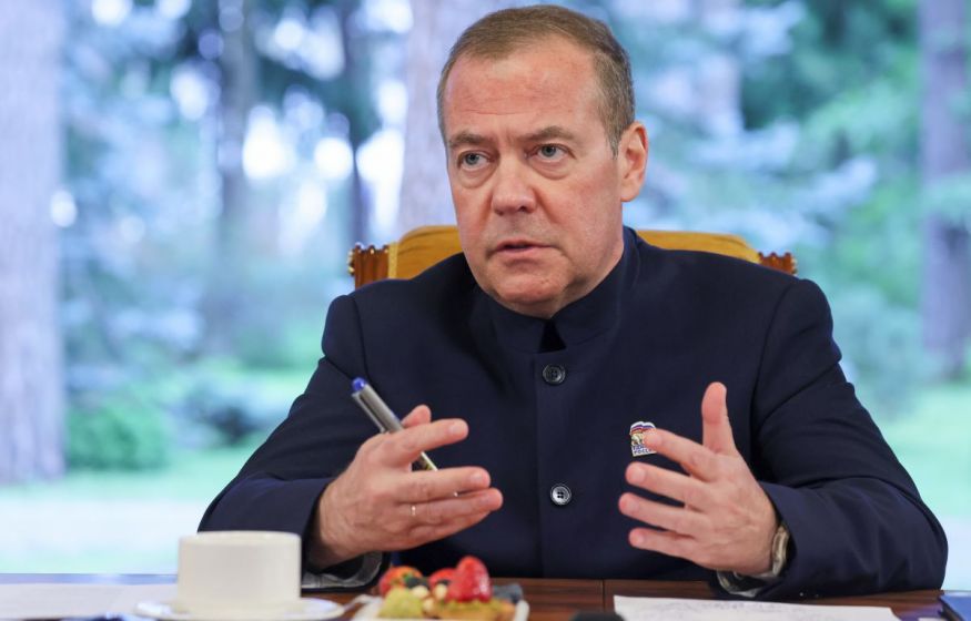 Медведев: «Это перекосы нацистского мышления». Зампред Совбеза жёстко прошёлся по канцлеру Германии и предупредил Запад