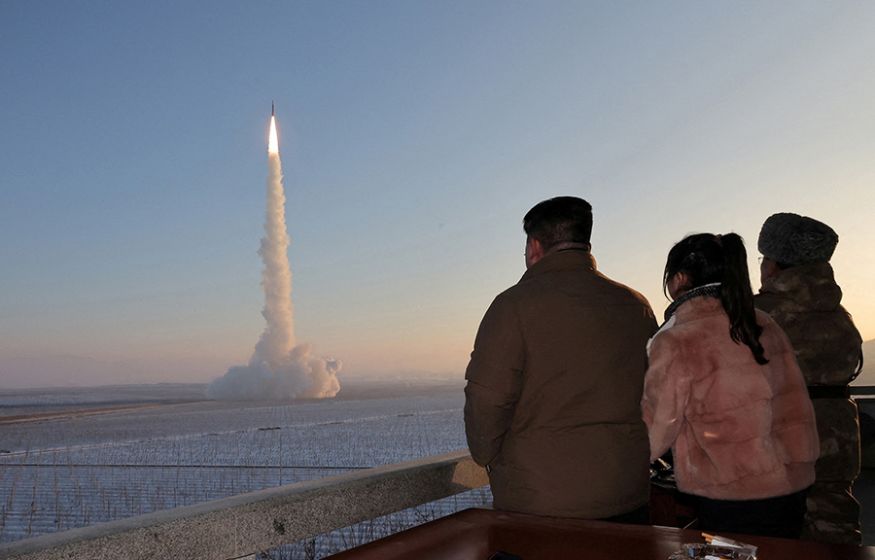 США и союзники выставили ультиматум по запускам ракетам. Через несколько часов КНДР запустила ракету к Японии