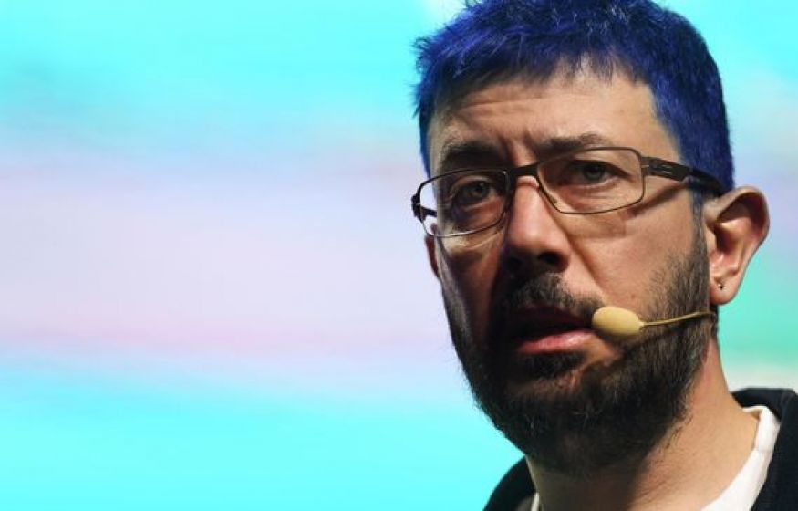 «На 30 тысяч можно прекрасно прожить»: Артемий Лебедев посоветовал россиянам есть дошираки и питаться в столовых