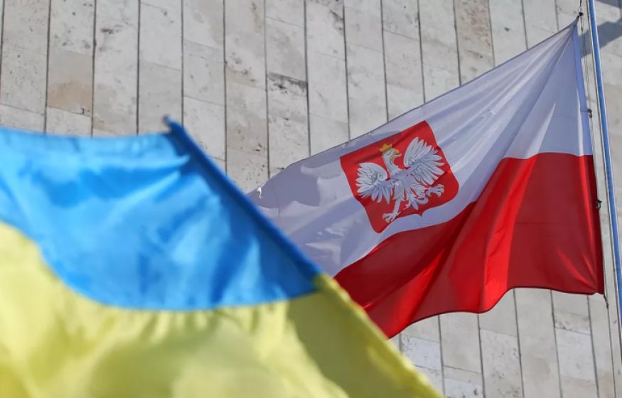 Полякам нравится унижать украинцев за мову. Дети боятся говорить по-украински — колонка Ахмедовой