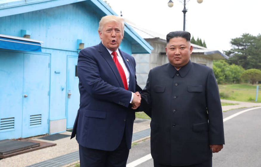 Трамп раздражён учениями. Почему Пхеньян запустил ракету именно сейчас и при чём здесь Иран — разбор Котёнка Трамп раздражён учениями. Почему Пхеньян запустил ракету именно сейчас и при чём здесь Иран — разбор Котёнка