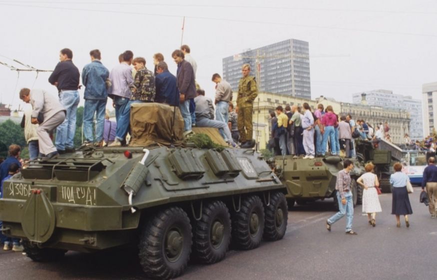 «Победили путч, но потеряли свободу»: в Москве вспомнили август 1991-го