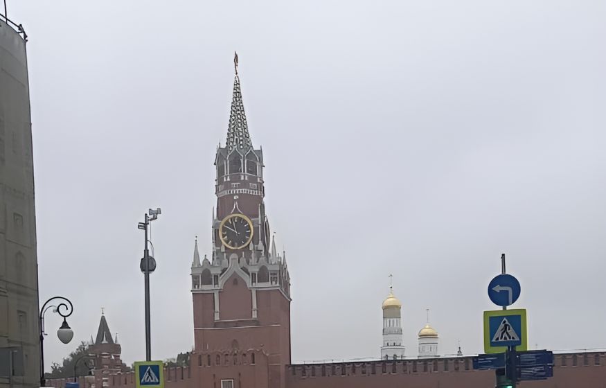 Как военный борт США оказался над Кремлём: транзит через Ригу закончился посадкой в столице РФ