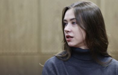 Вот только есть один нюанс? Mash утверждает, что деньги Митрошиной отправили на поддержку военных РФ, она отрицает