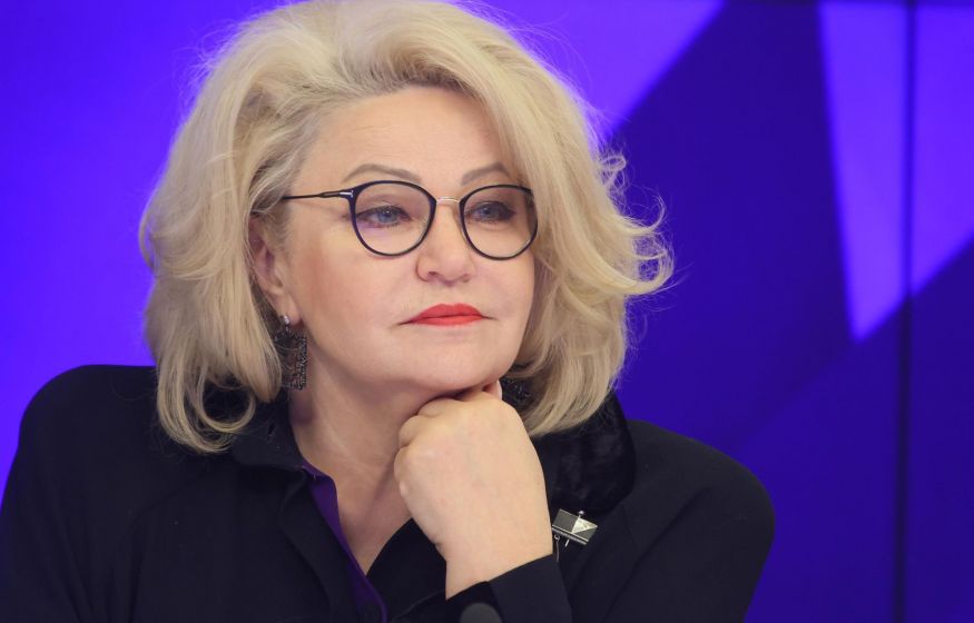 Оклады учителей ниже МРОТ, а достойная зарплата — только за счёт переработок. Останина бьёт тревогу