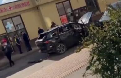 Пока все разбирались, она уже улетела. 24-летнюю девушку подозревают в подрыве машины военного в Петербурге