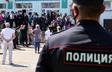 9 раненых за минуту: как семиклассница с ножом и газом сорвала День знаний в Красноярском крае. Что нашли в её телефоне?