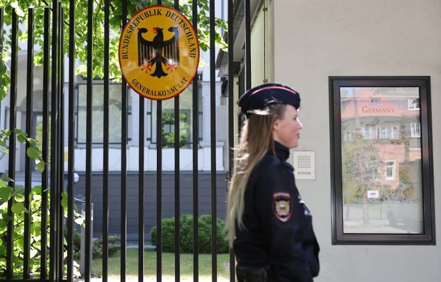 Эскалация по-русски: МИД закрывает генконсульство Германии в Петербурге и высылает сотрудников — Захарова предупреждала