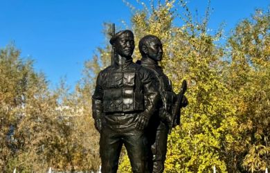 Сначала исчезли таблички, затем камни: в Якутске на месте мемориала ссыльным полякам открыли памятник участникам СВО