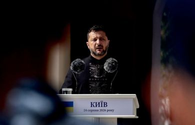 Война на два фронта: Зеленский торгуется с ЕС за €90 млрд, а внутри страны его вертикаль рушат уголовными делами