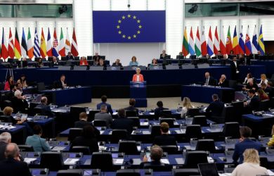 Европарламент хочет постоянных протестов россиян. А не для того ли, чтобы расколоть общество и оправдать новые санкции?