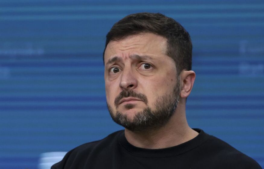 Зеленский теряет власть. Экс-депутат Рады рассказал, как Украина разваливается, пока силовики грызут друг друга Зеленский теряет власть. Экс-депутат Рады рассказал, как Украина разваливается, пока силовики грызут друг друга