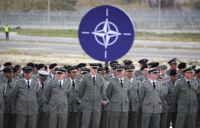 Россия «нагло и бессовестно» придвинула границы к НАТО, чем ущемила «безопасность трансгендеров из коалиции»
