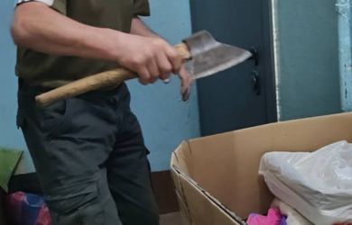 «Это приговор системе...» Мужчина с топором нападает на семью в Твери — около 10 заявлений, а ему всё сходит с рук..