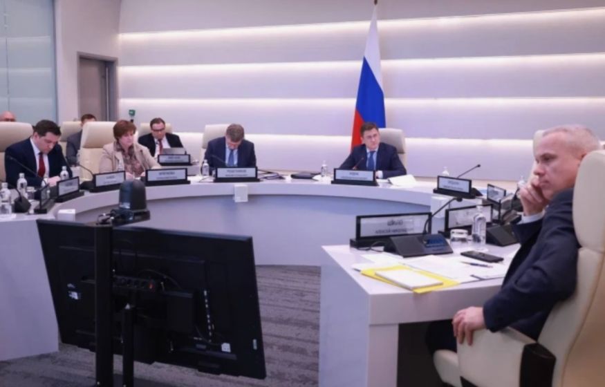Что-то пошло не так? ВВП почти встал, но зарплаты растут — что происходит с экономикой России?! Что-то пошло не так? ВВП почти встал, но зарплаты растут — что происходит с экономикой России?!