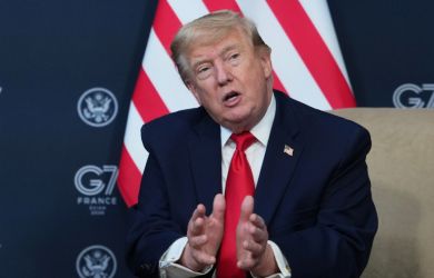 «Ржавый прохвост» Трамп закончит СВО. Начальники МВД — в СИЗО? ВВП почти встал, но зарплаты растут: главное к 21:00