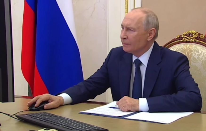 «Не ошибешься»: Путин дистанционно проголосовал на выборах в Госдуму