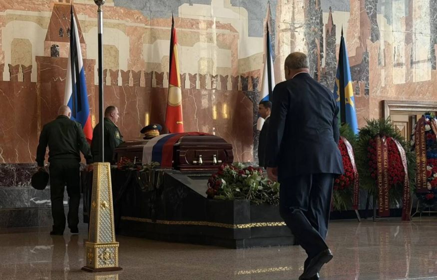 Паркетные генералы, которых берегут ВСУ, у нас под охраной, а боевые офицеры,крушащие противника погибают в тылу: Пинчук Паркетные генералы, которых берегут ВСУ, у нас под охраной, а боевые офицеры,крушащие противника погибают в тылу: Пинчук