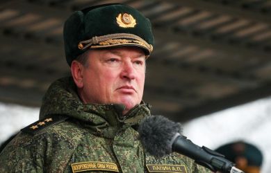 Генерал Лапин получил новый пост — Поплавская отреагировала резко: «Нашёл-таки тёплое местечко»