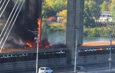 Южный мост в Киеве снова под ударом: Подоляка объяснил, почему по нему бьют второй день