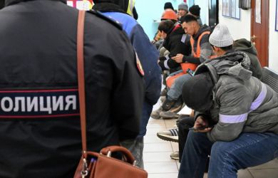 Мигрантам открывают новые профессии без квот? Делягин забил тревогу из-за мигрантов