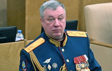 Задача чиновника — ничего не делать? В РФ вводят плату на «Госуслугах». Москва «ощипала» «Фламинго» ВСУ: главное к 21:00