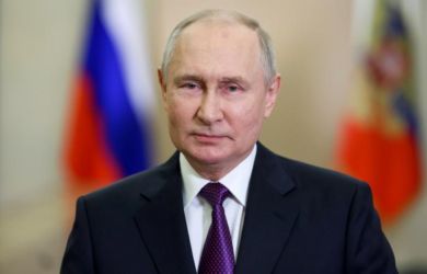 «В трудное время он принял Россию. Мы стояли одной ногой в пропасти»: эксперт высказался о Путине в день его 74-летия