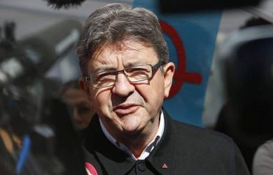Политическая фантастика в Париже: во втором туре — Ле Пен и Меленшон, оба не собираются доигрывать партию Макрона