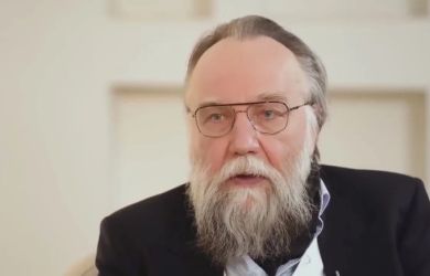 Дугин озвучил горькую правду: «Наша колониальная элита, приватизировала наследие СССР и за бесценок продала его Западу».