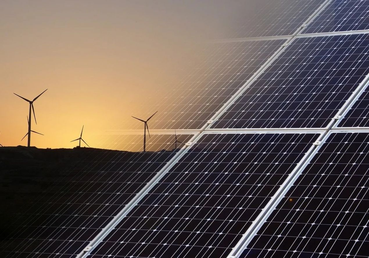 "Зеленая" энергетика: смогут ли солнце и ветер заменить углеводороды