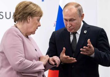 «Абсолютно неприемлемо»: Меркель попросила Путина решить миграционный кризис, но он отказал