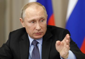 Путин потребовал снизить рост цен вдвое за год