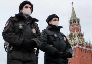 Госдума разрешила полиции проникать в жилье и вскрывать автомобили россиян