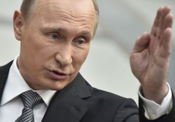 «Давайте сначала примем»: Путин дал отмашку для принятия законов о QR-кодах