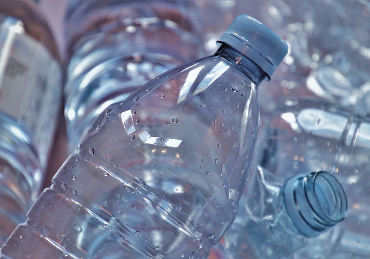 Ученые доказали эффективность материалов, полученных из пластиковых отходов, для улавливания СО2