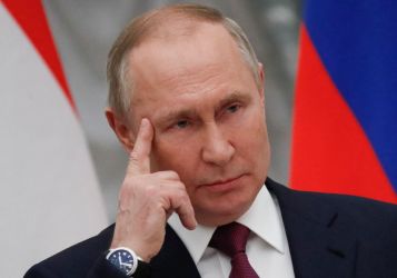 Путин потребовал ограничить вывоз продуктов из России во «враждебные» страны