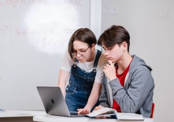 «Глубокое обучение»: новый бесплатный курс по ИИ для школьников