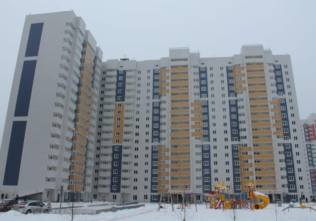 Рынок жилья в России штормит: аренда стала дороже, а спрос на вторичку упал.