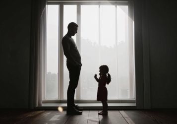 Детство в токсичной семье – учимся любить и поддерживать себя